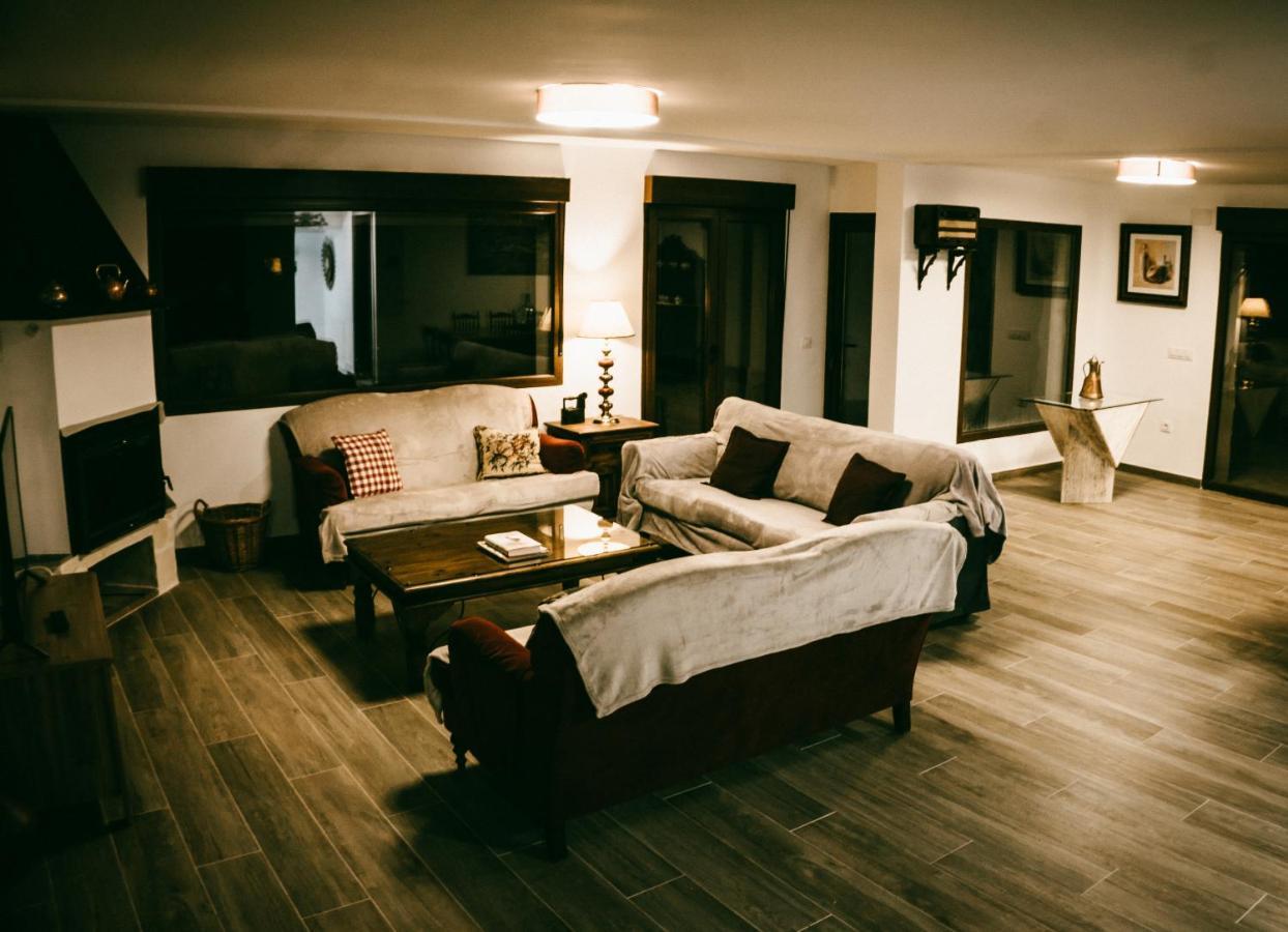 El Aprisco, Con Piscina Climatizada En Hueva-Guadalajara Villa Eksteriør bilde