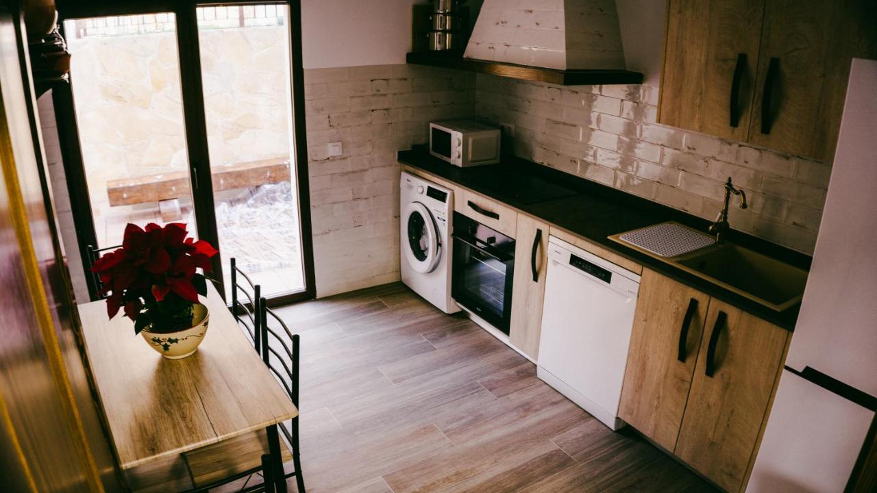 El Aprisco, Con Piscina Climatizada En Hueva-Guadalajara Villa Eksteriør bilde